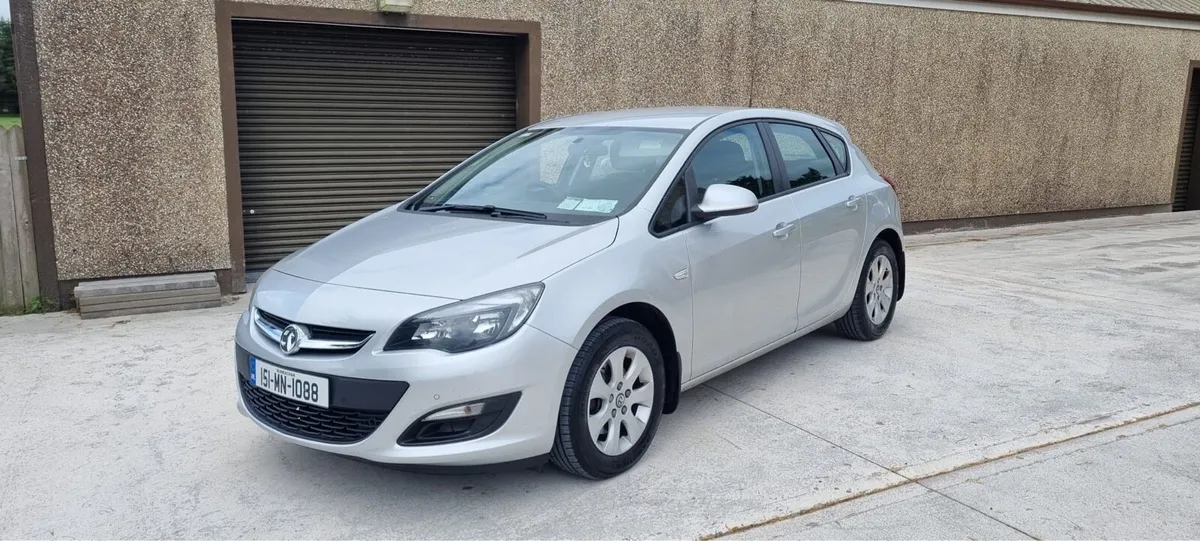 151 Vauxhall Astra 1.6CDTi design eco - Image 2