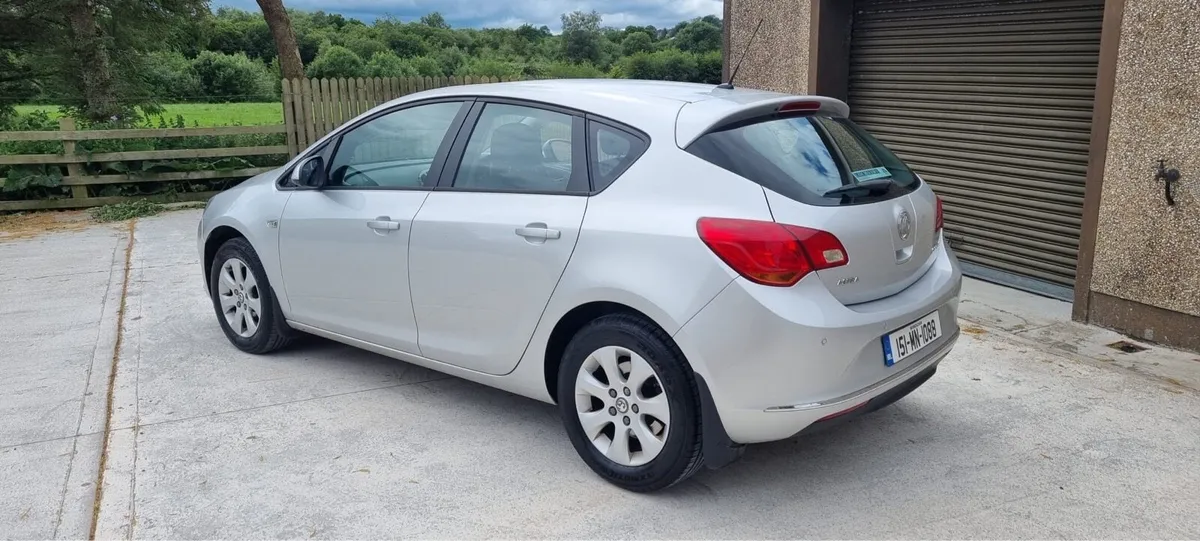151 Vauxhall Astra 1.6CDTi design eco - Image 4