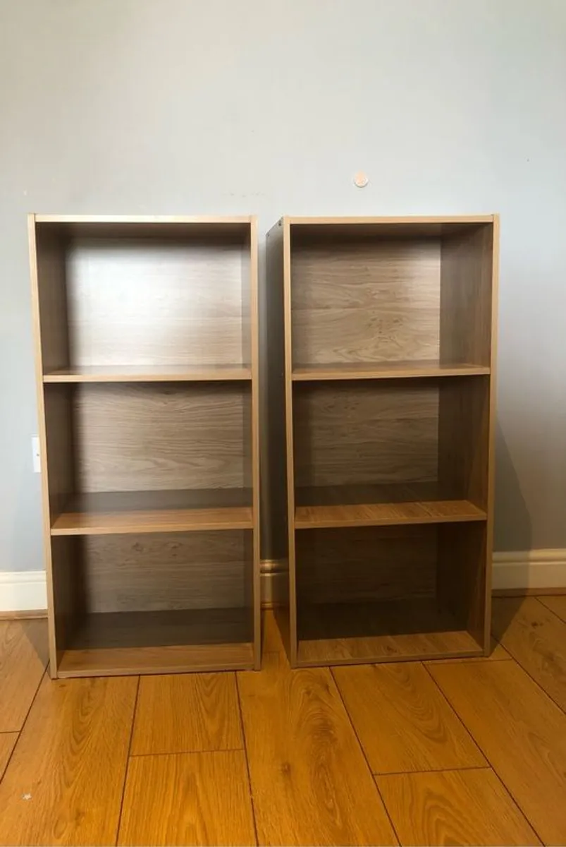 Book case / standard shelves - Image 1