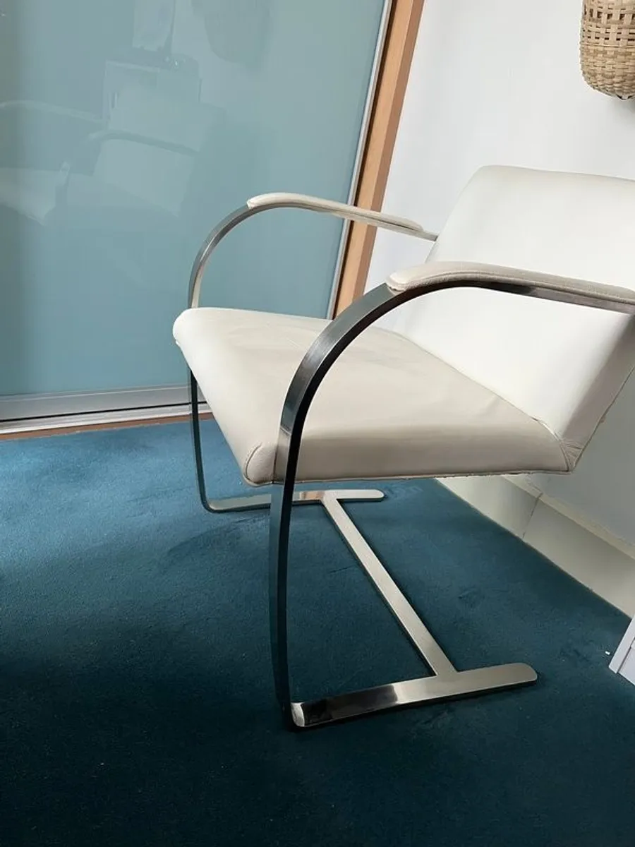 Four chairs - Image 1