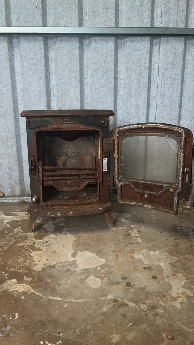 Stanley stove as good as new for sale - Image 2