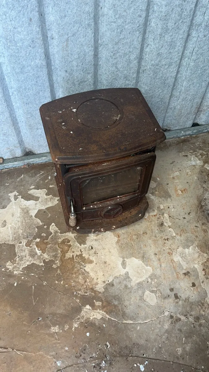 Stanley stove as good as new for sale - Image 3