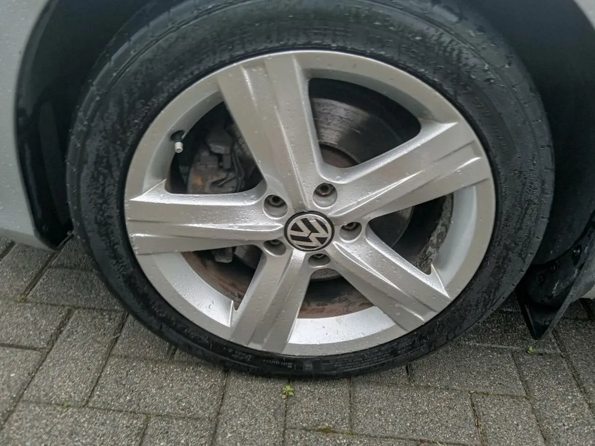 VW 17 ALLOYS WITH NEAR NEW TYRES - Image 3