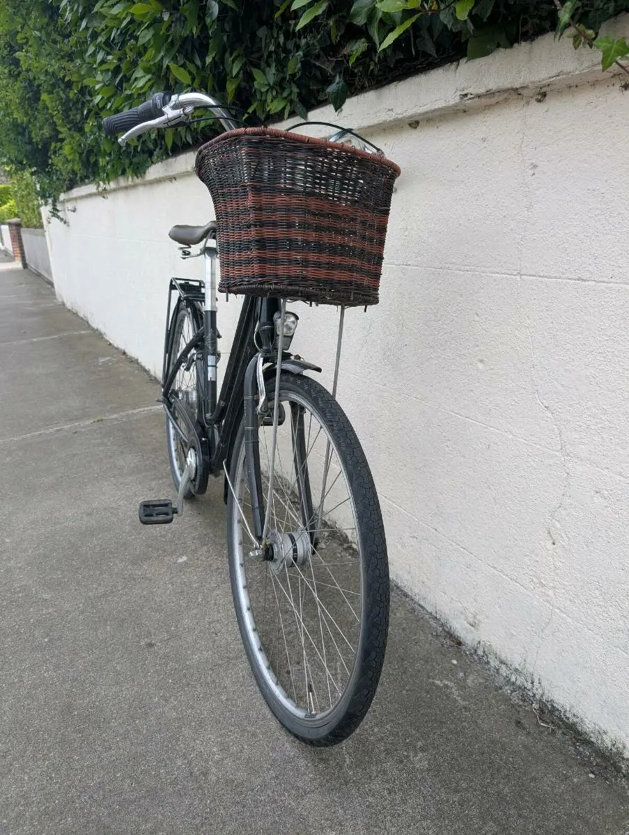 Giant Ladies Vintage bike - Image 3