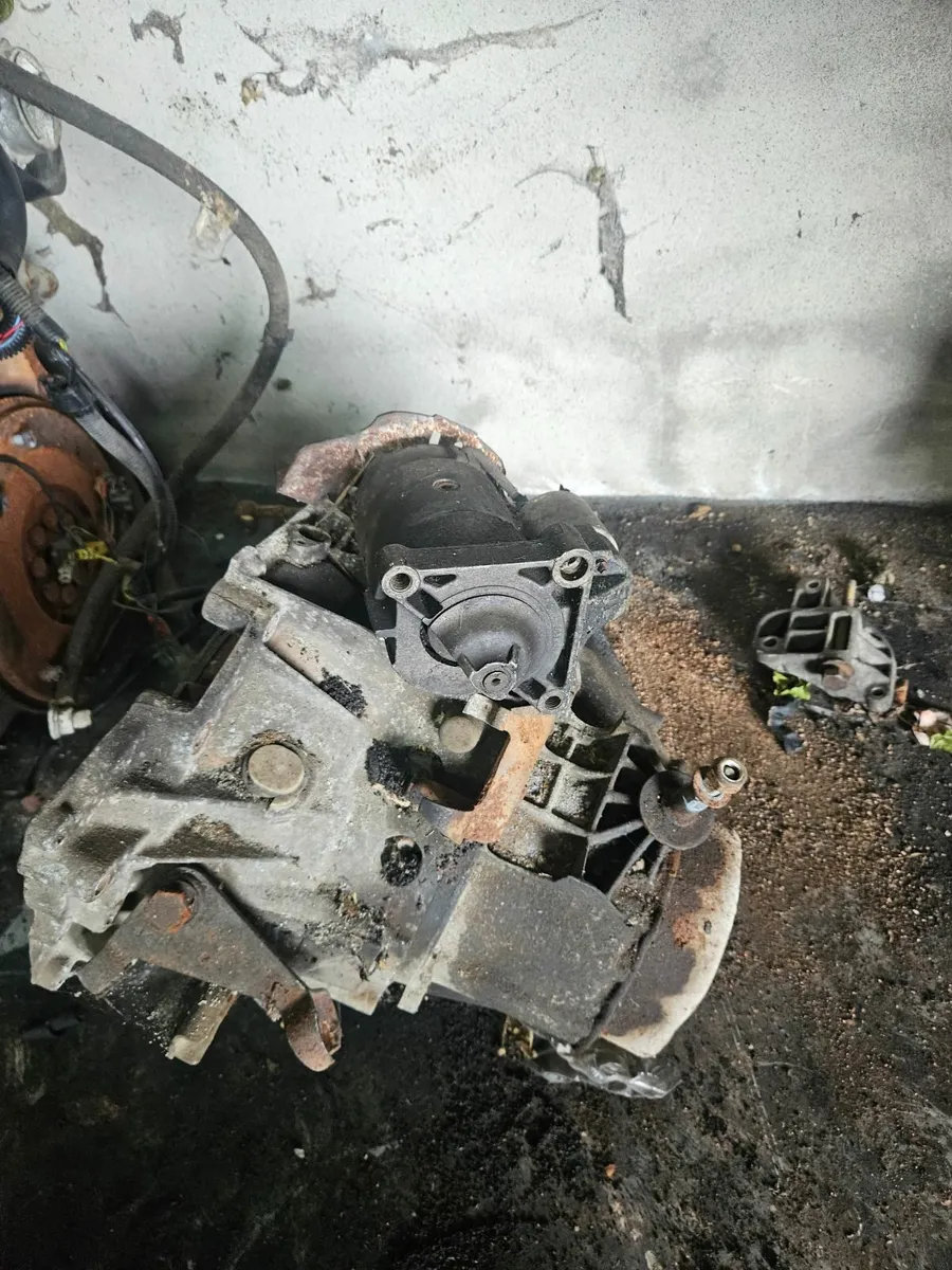 Peugeot  205 1.9 gti gearbox - Image 1