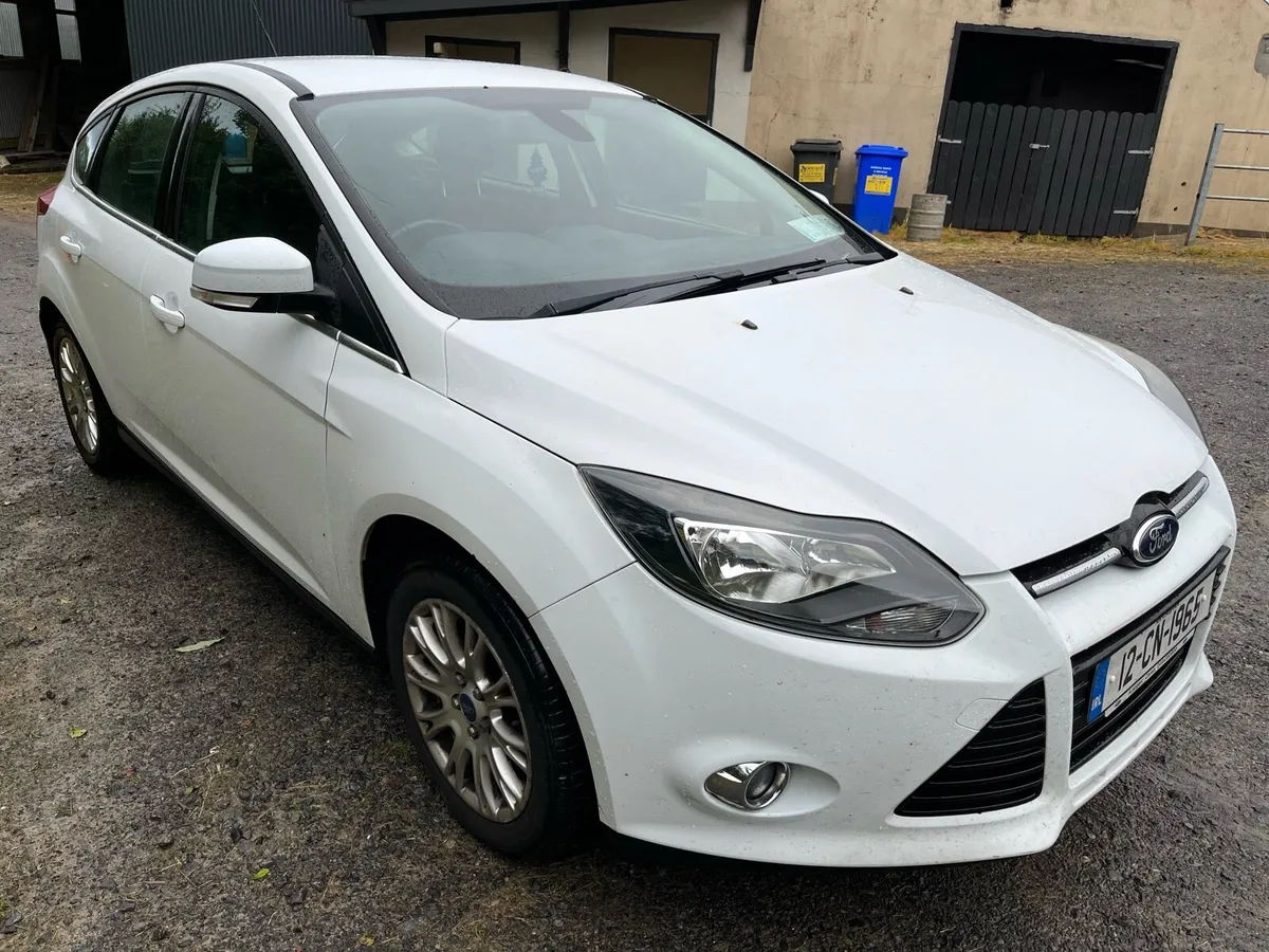 2012 Ford Focus Titanium - Image 2