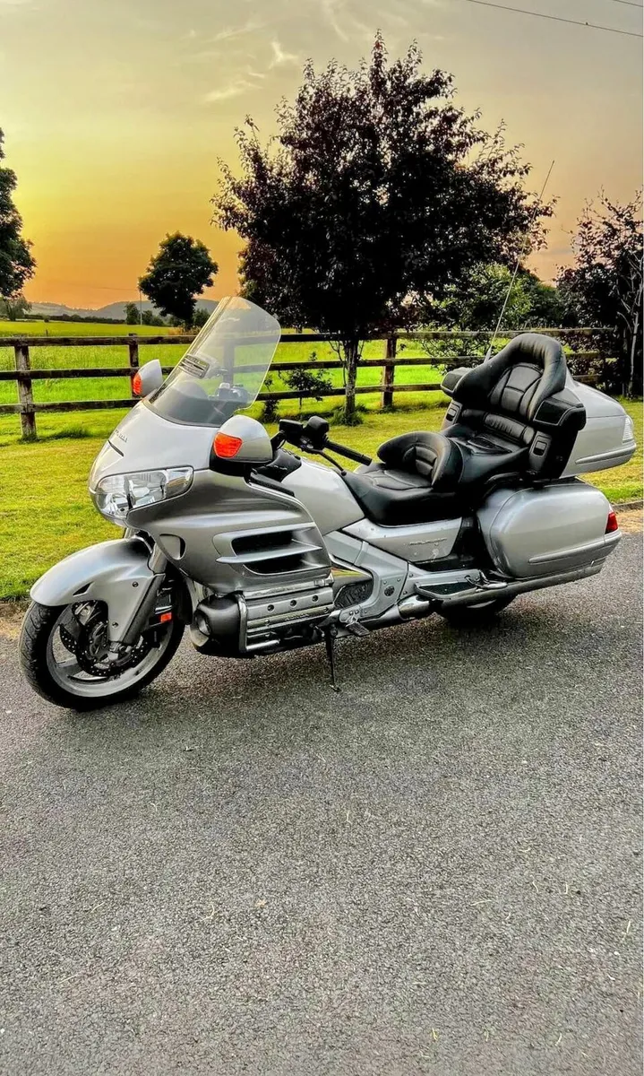 2006 Honda Goldwing - only 1850 miles - Image 3