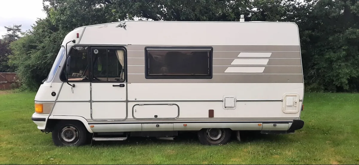 Hymer B544 Motorhome  DEPOSIT TAKEN - Image 2