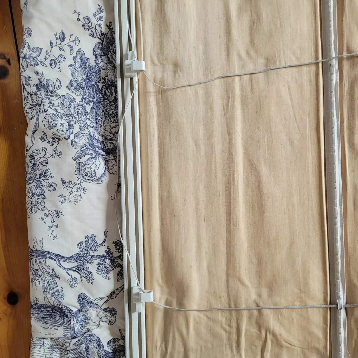 Roman blind  & matching upholstered box pelmet - Image 4