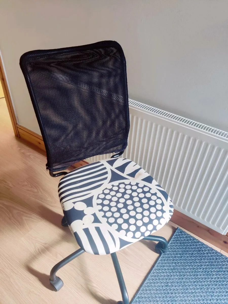 Free to pick up: Office Chair - Image 1