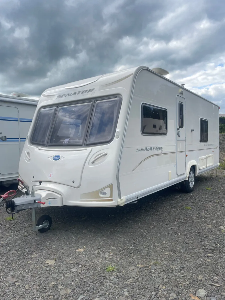 ✨ 2009 Bailey Senator California - Fixed bed✨ - Image 1
