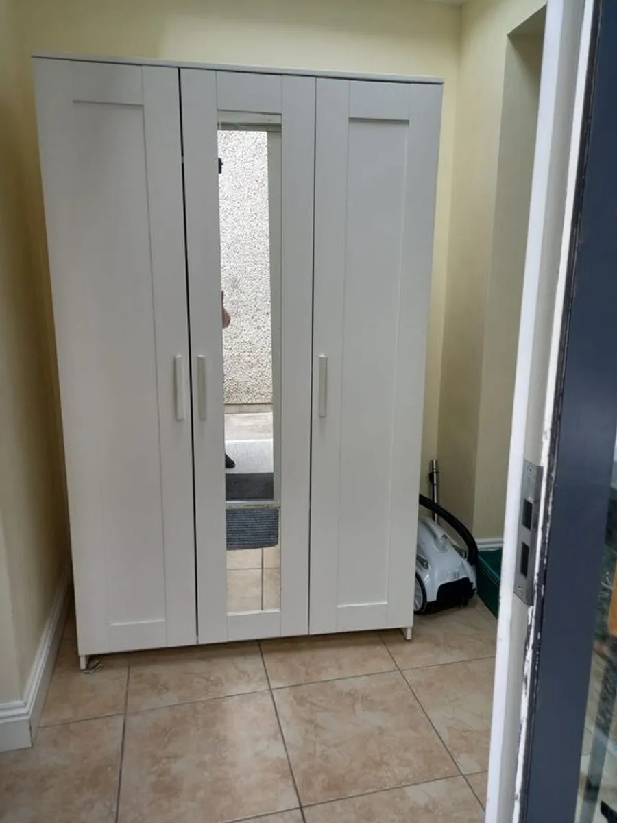 wardrobe - Image 1