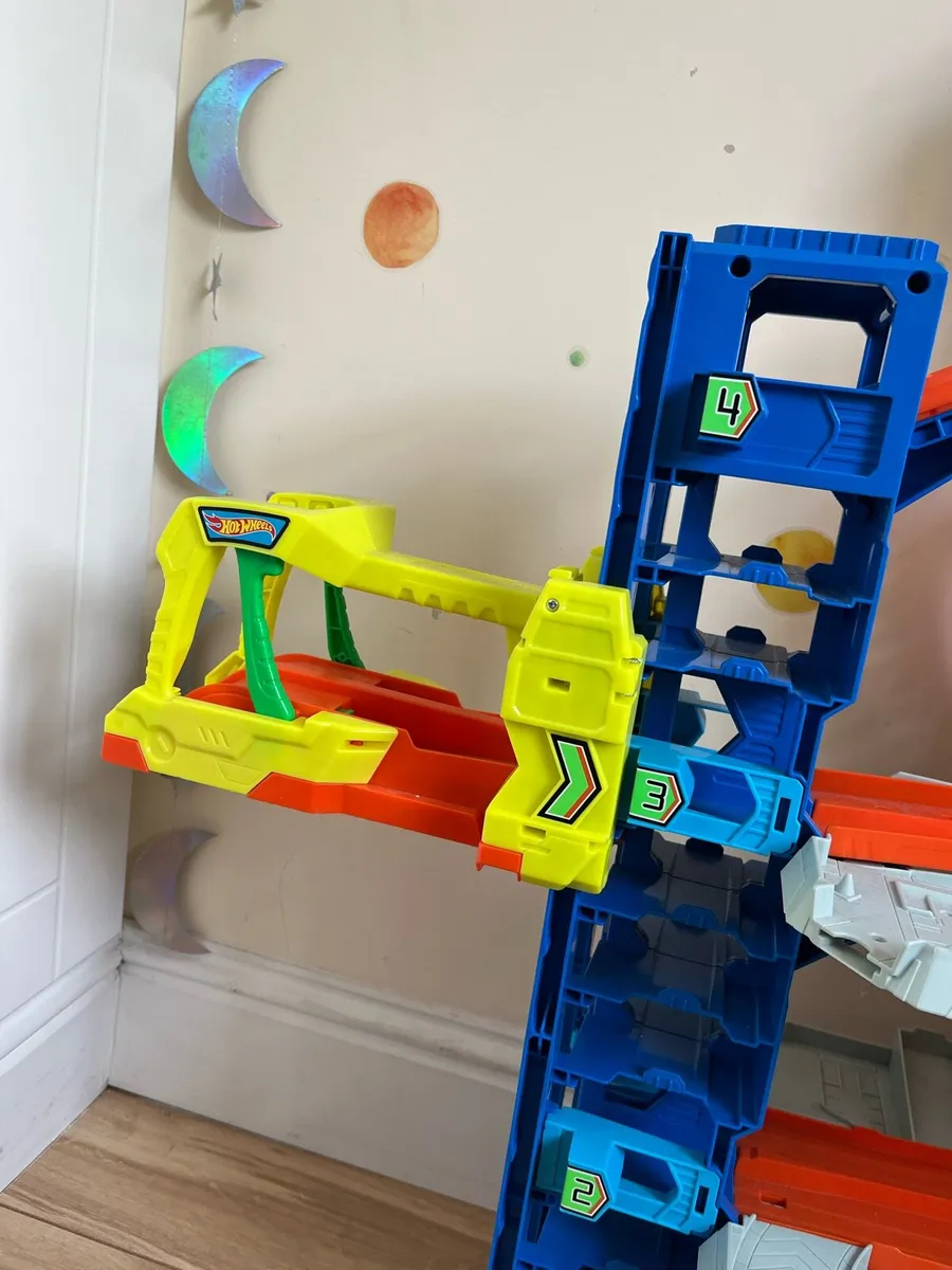 Hot Wheels Ultimate Garage - Image 3