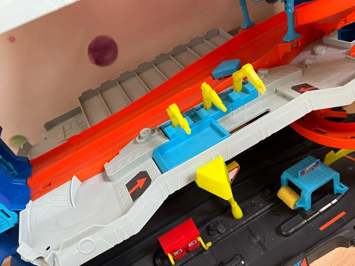 Hot Wheels Ultimate Garage - Image 4