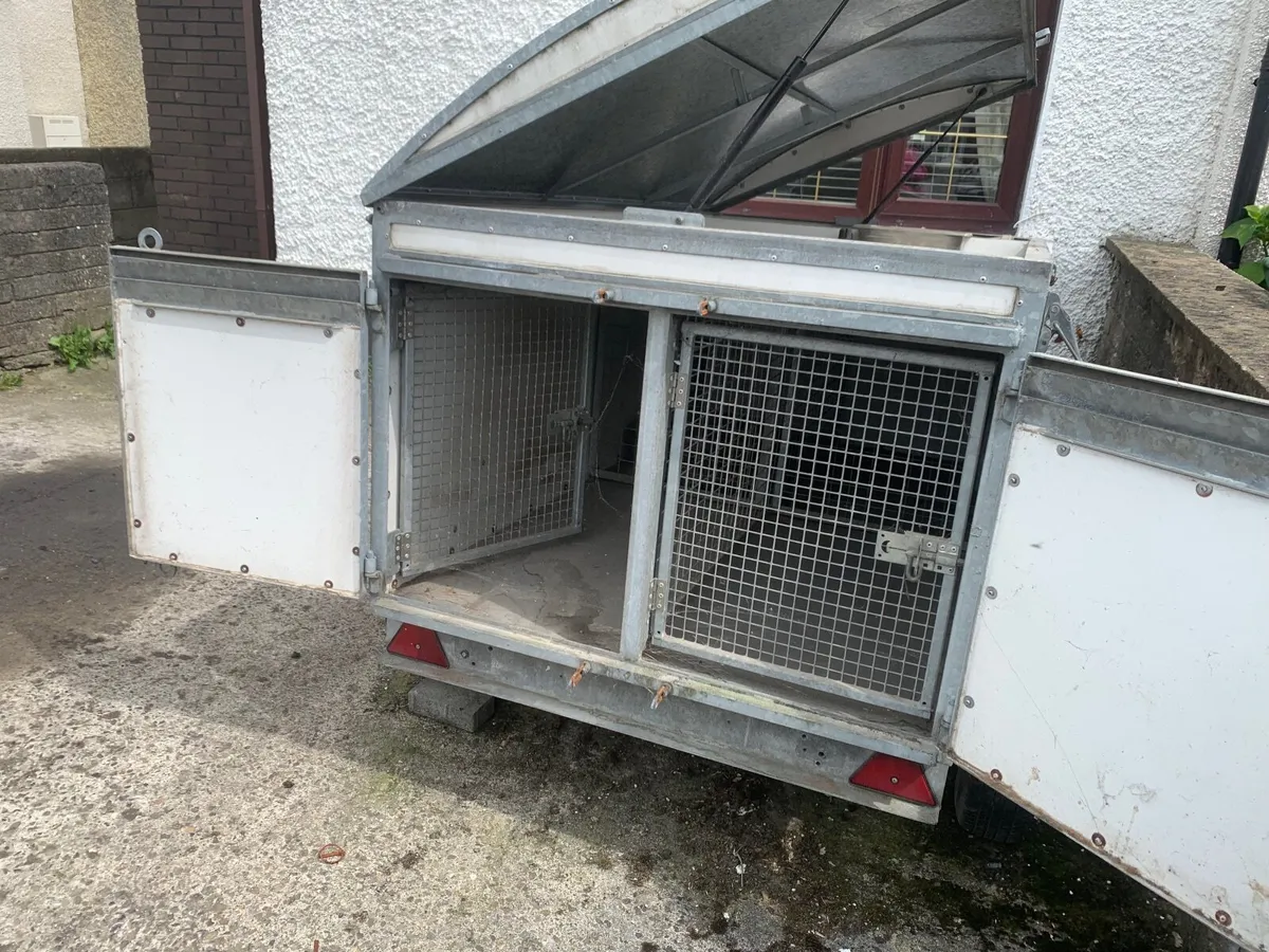 Trailer - Image 1