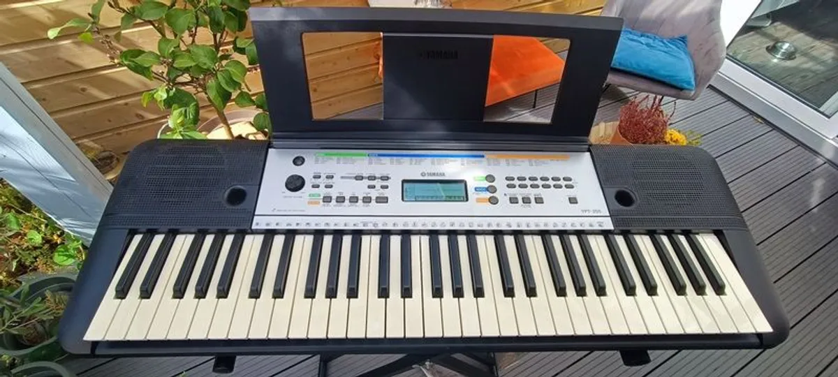 YAMAHA YPT 255 Keyboard with stand for sale - Image 2