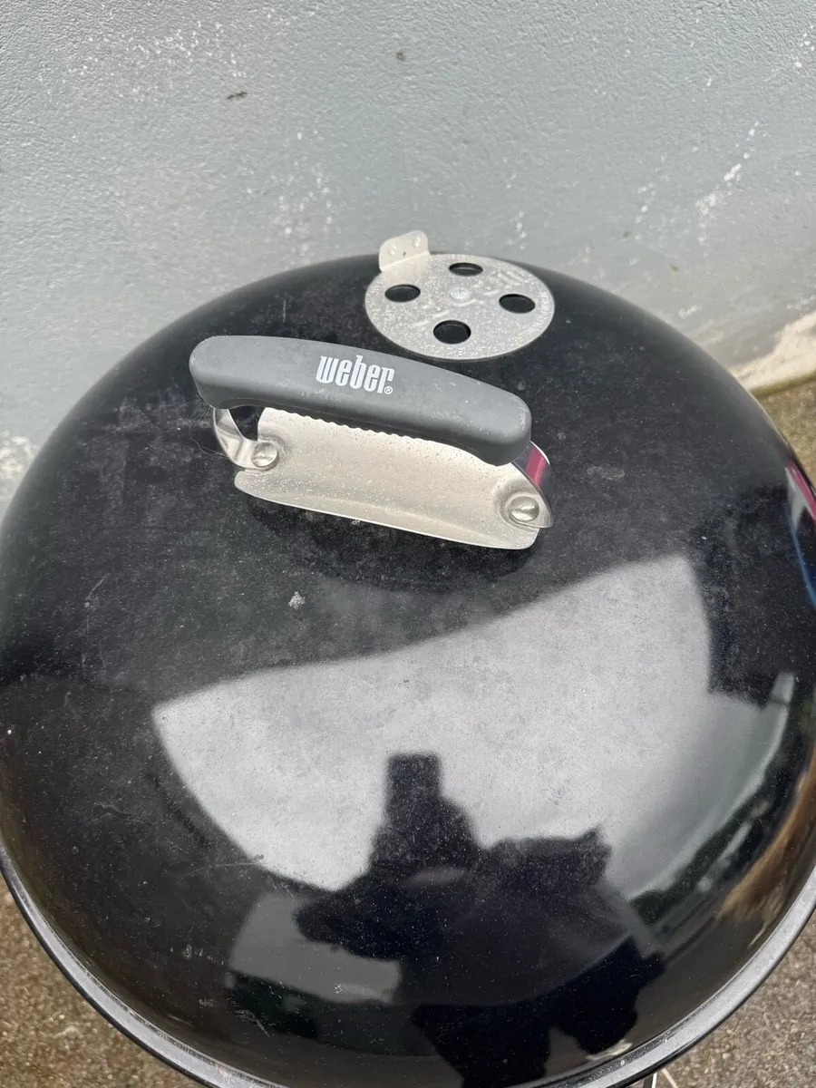 Weber Compact Kettle BBQ 57cm - Image 2