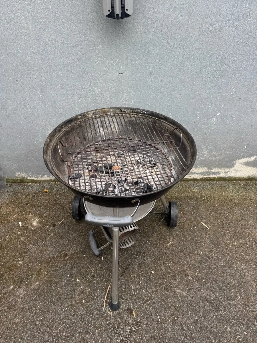 Weber Compact Kettle BBQ 57cm - Image 4