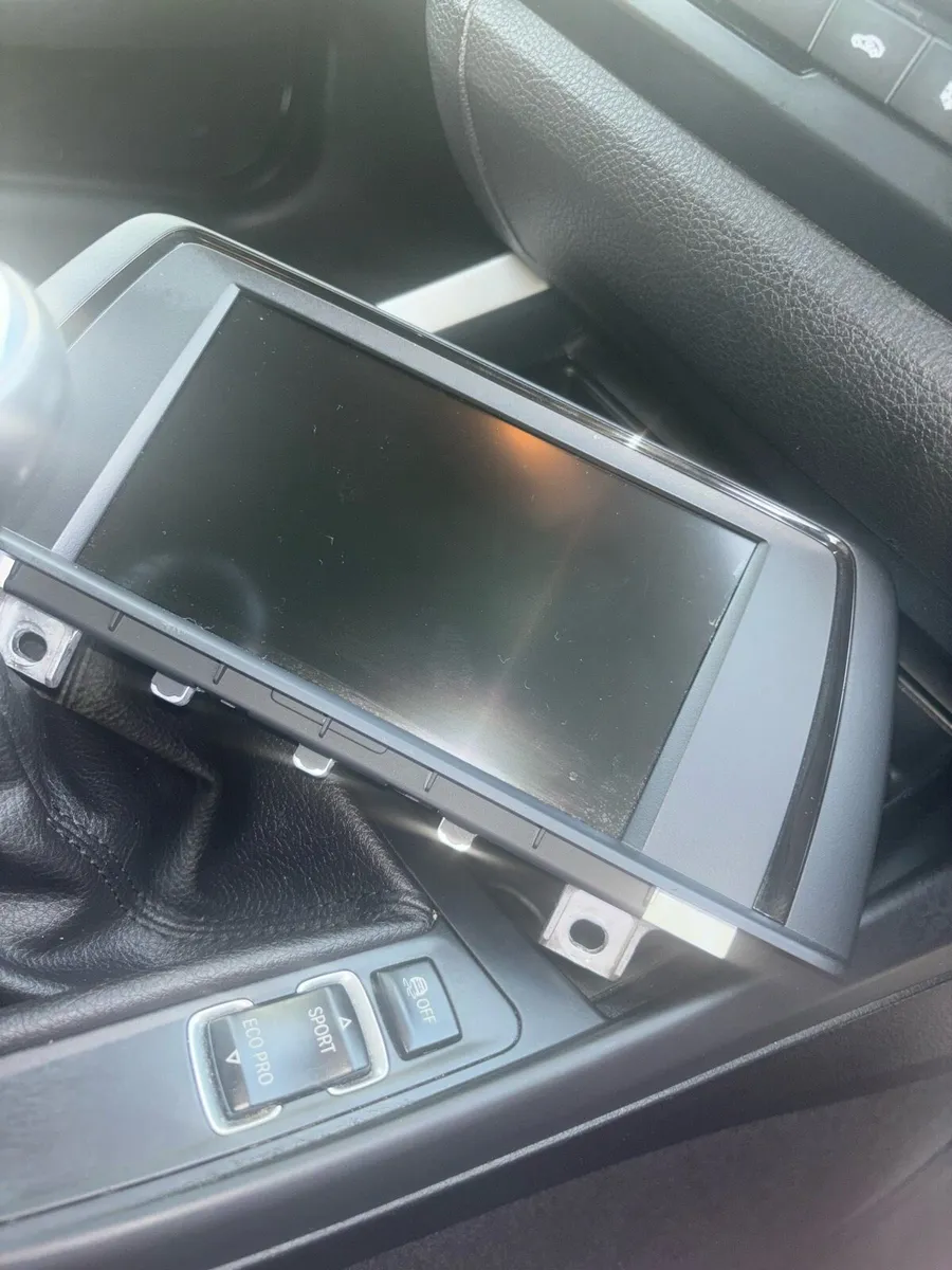 BMW 1 series screen - Image 1