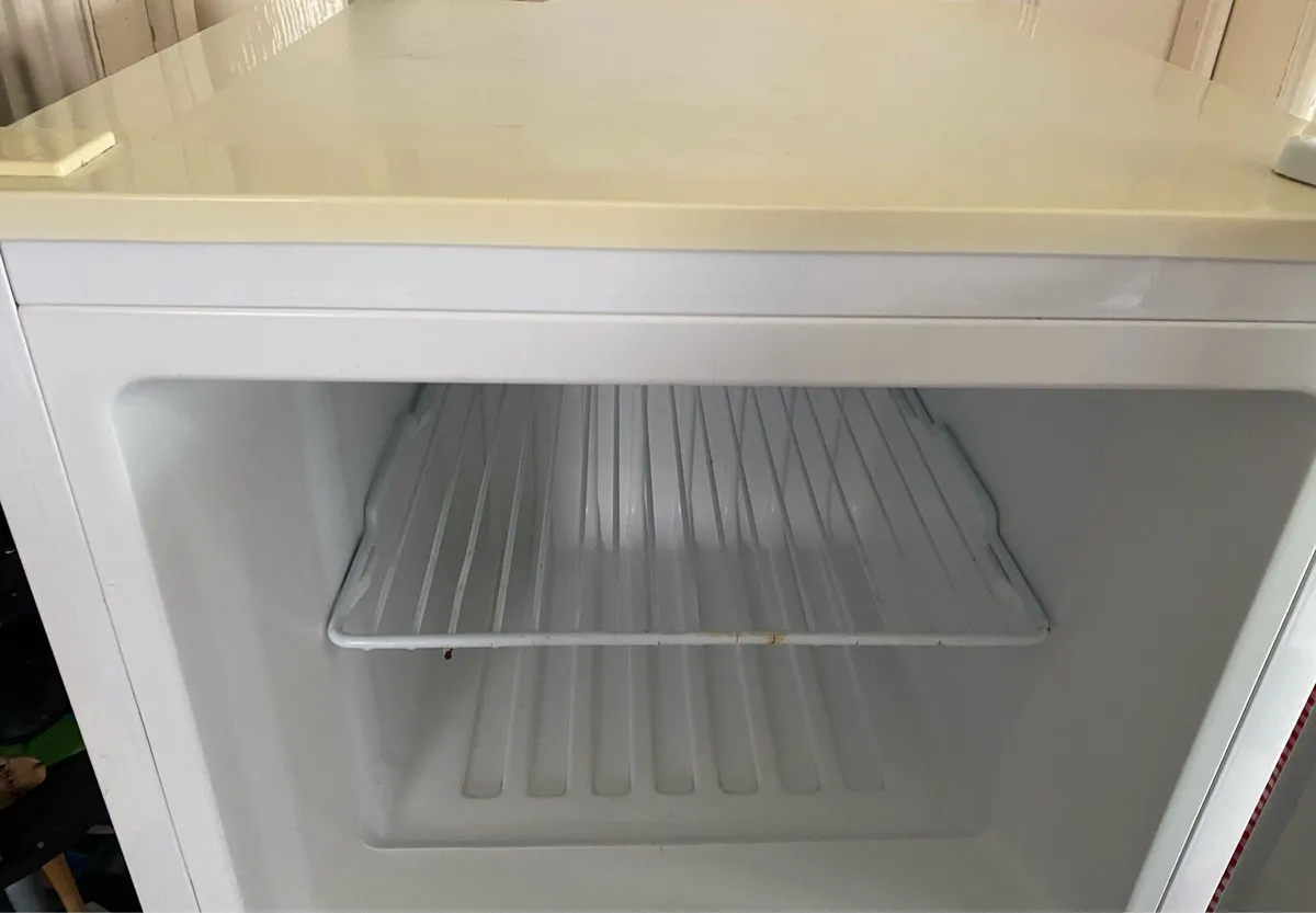 Amica small fridge - Image 1