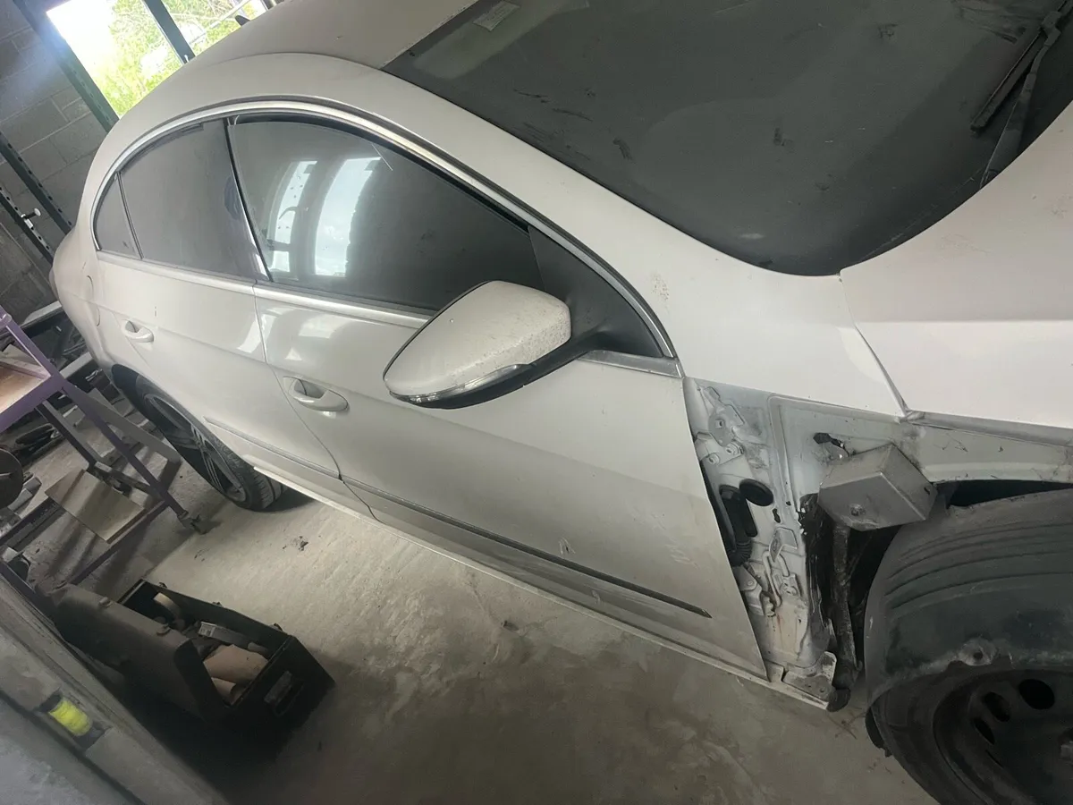 2012 Passat cc for parts - Image 2