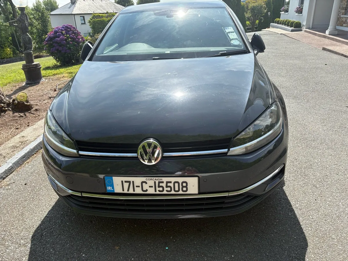 2017 Volkswagen Golf - Image 2