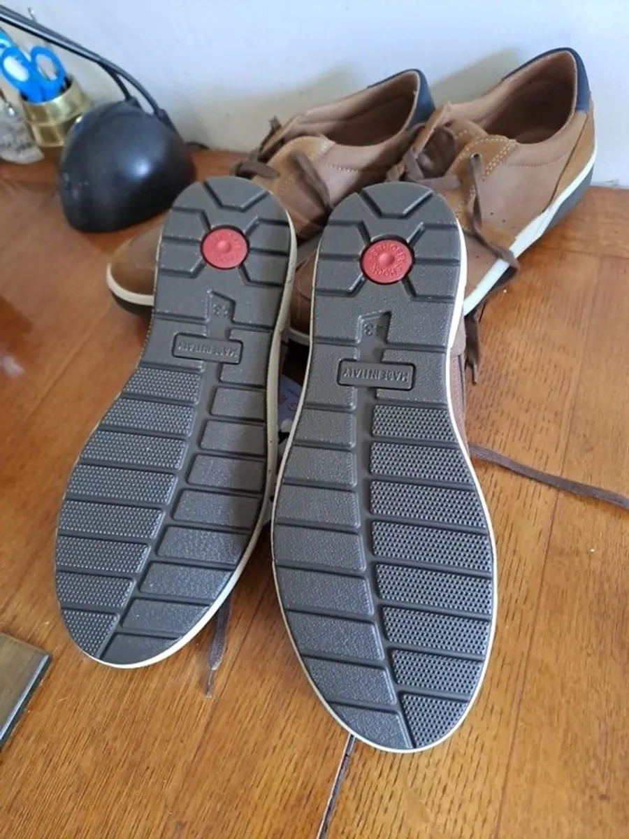 Two pairs of Ecco shoes as New - Image 3