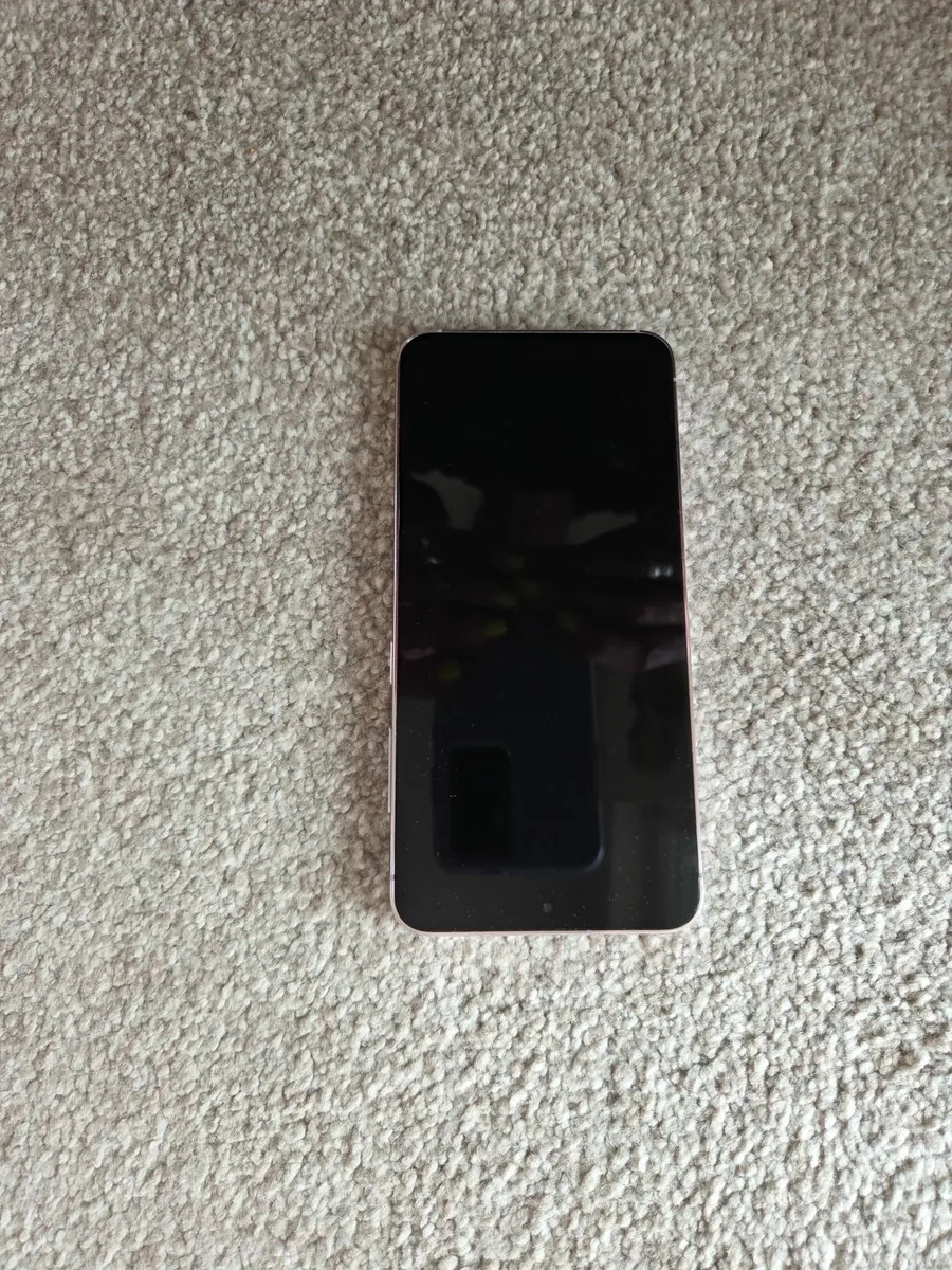 Samsung 23 phone - Image 3
