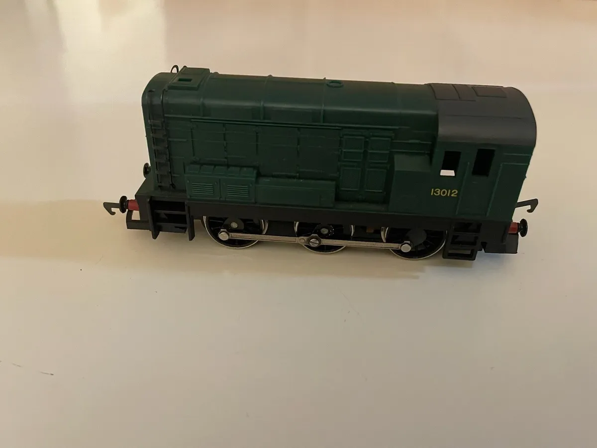 Model track layout and trains - Image 4