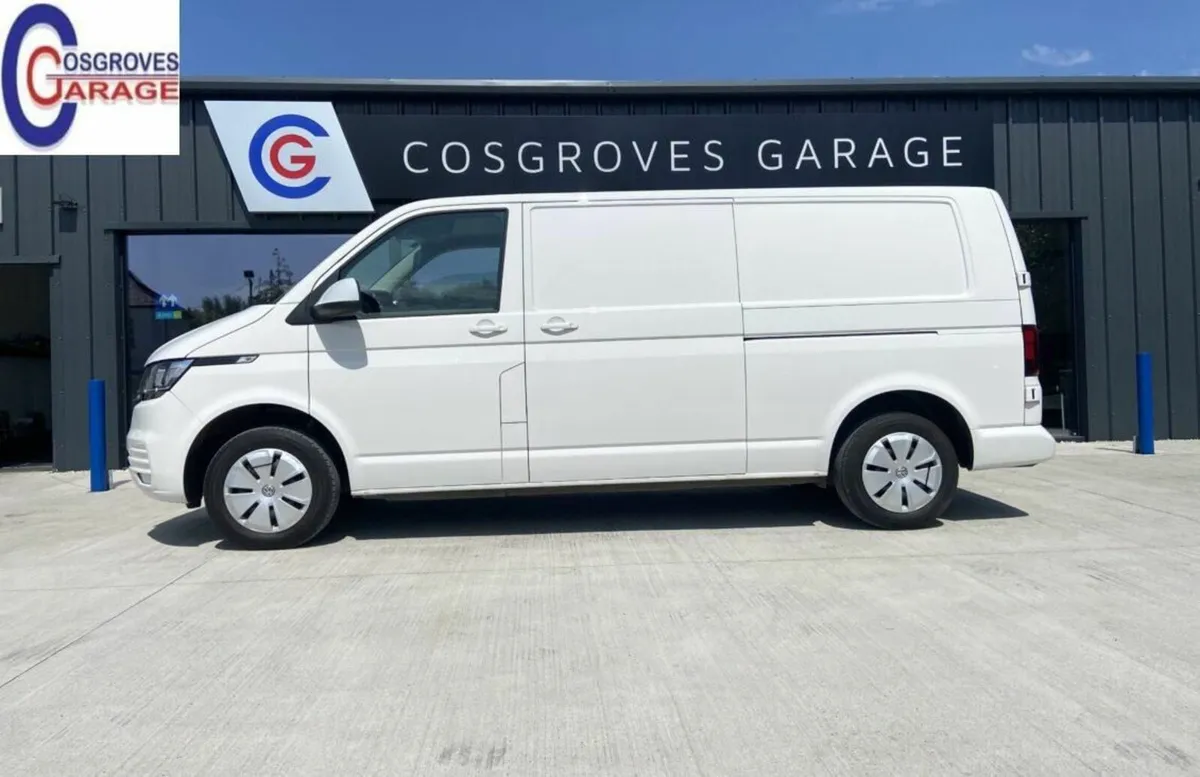 Volkswagen Transporter 2023 - Image 2