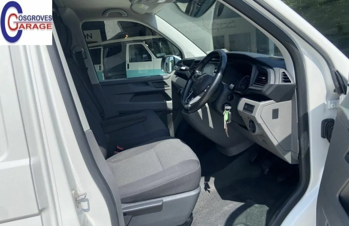 Volkswagen Transporter 2023 - Image 3