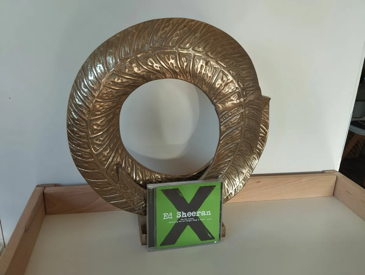 metal sculpture 41 cm heavy - Image 2