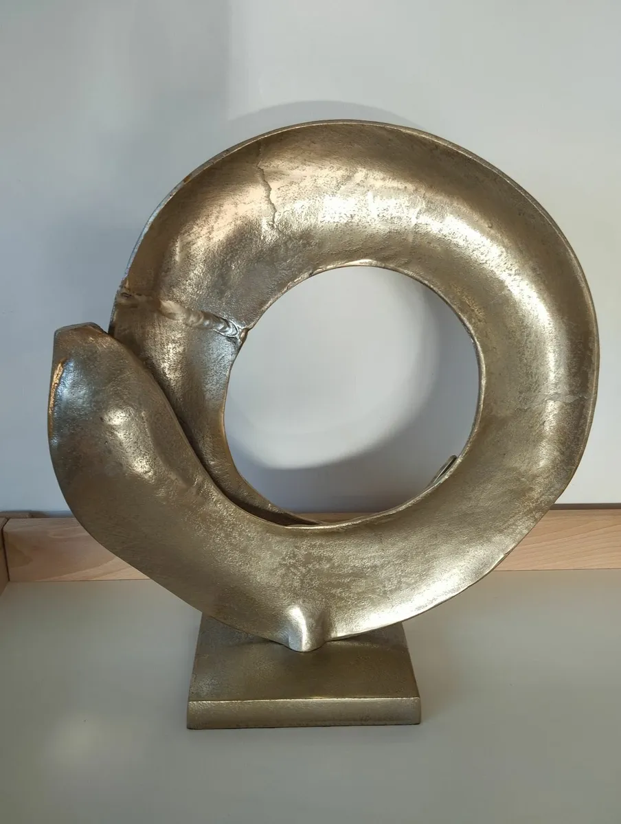 metal sculpture 41 cm heavy - Image 3