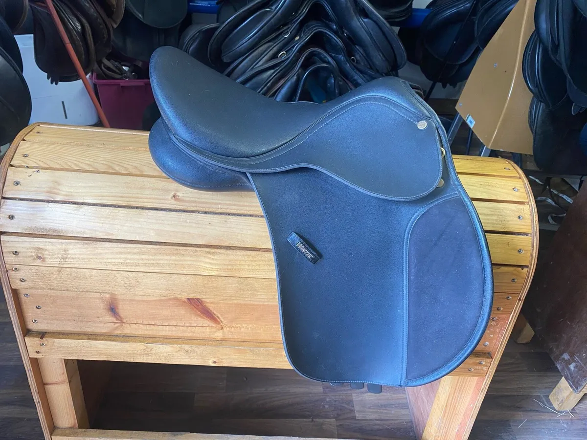 15” Wintec black adjustable saddle - Image 1