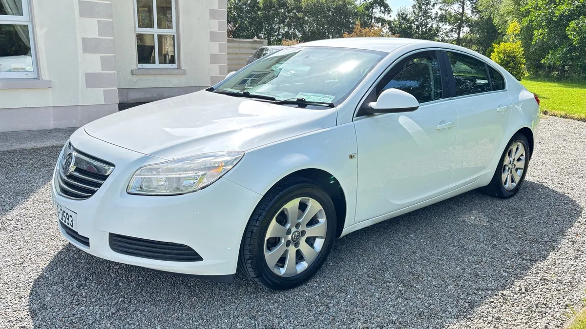 Vauxhall insignia 1.9 cdti nct 5/26 tax 8/25 - Image 1