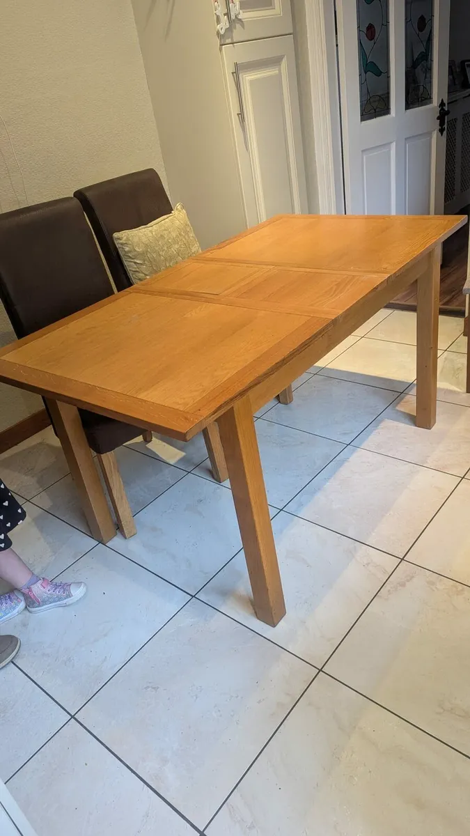Expendable dining table & chairs - Image 2