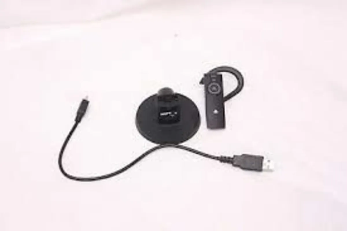 2 Wireless Bluetooth Headphones + Modem + Adapter. - Image 3
