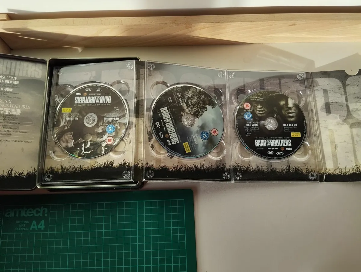 Band of Brothers Steelbook DVD Set - Image 3