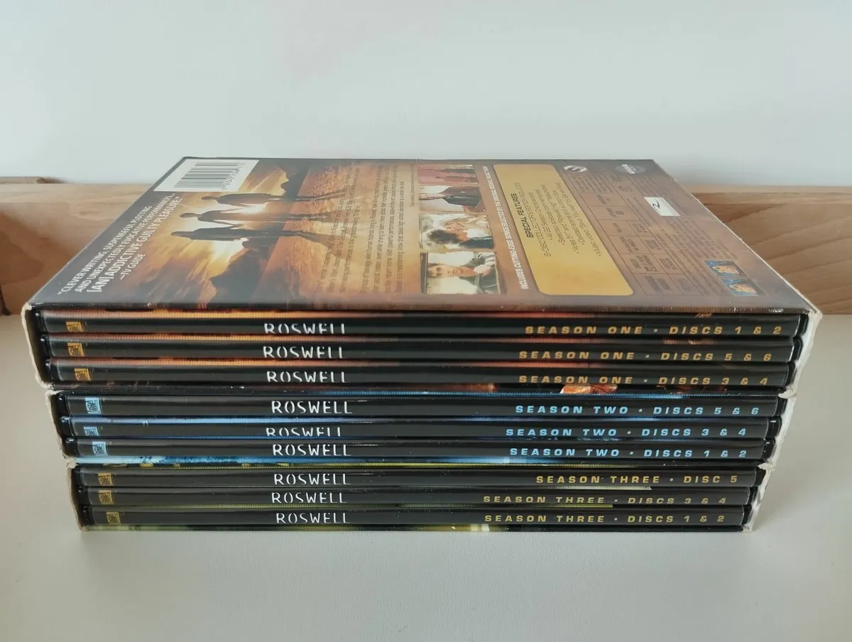Roswell The Complete Series Seasons 1-3 DVD Set - Image 2