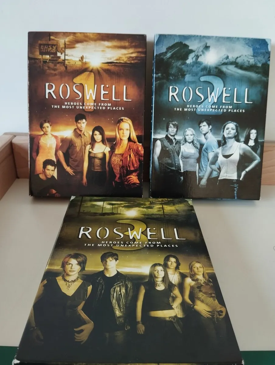 Roswell The Complete Series Seasons 1-3 DVD Set - Image 3