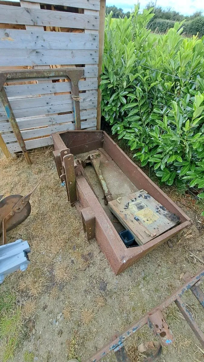 Vintage implements - Image 2