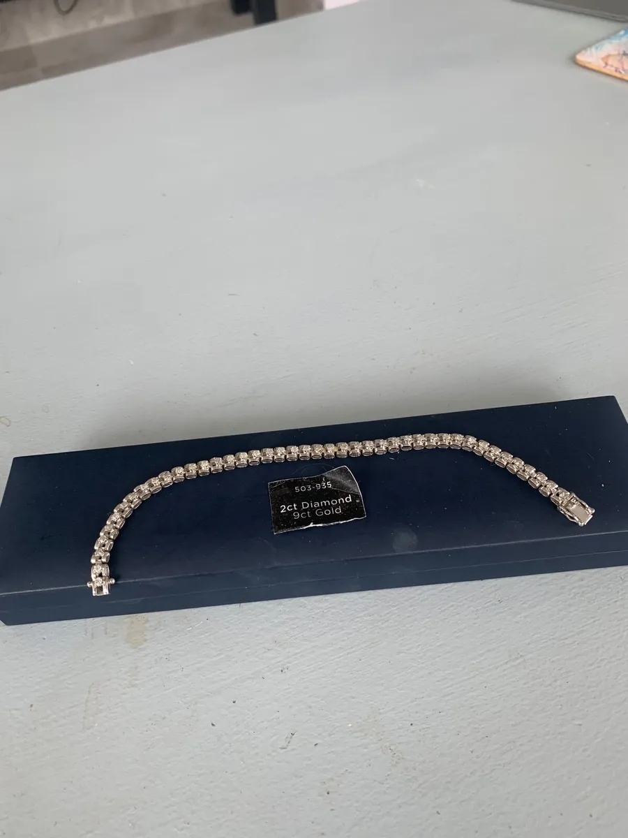 Jewellery - Image 1