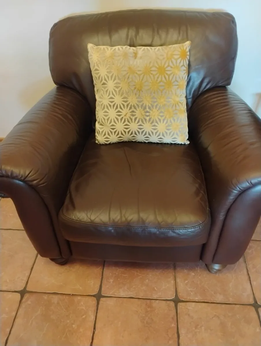 Leather sofa & armchair - Image 1