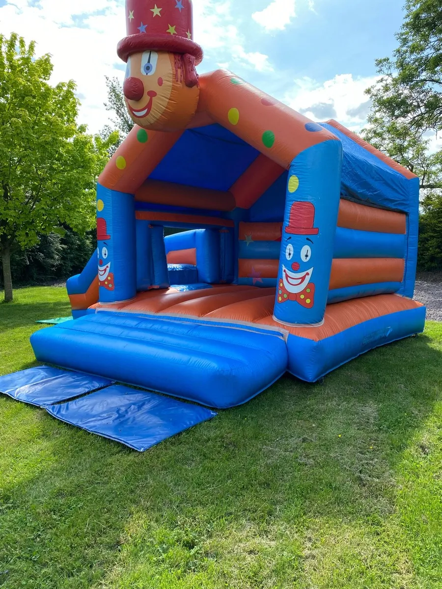 Clown 🤡 bouncy castle - Image 1