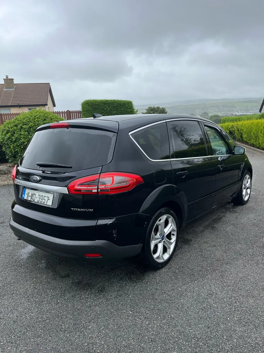 Ford Smax 7seater titanium model - Image 4