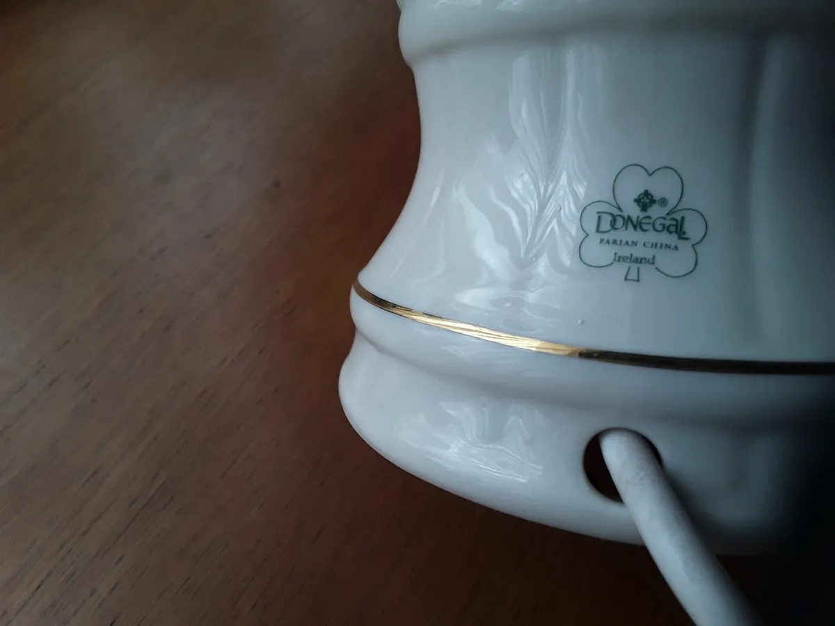 Vintage Donegal Parian China lampshade - Image 2