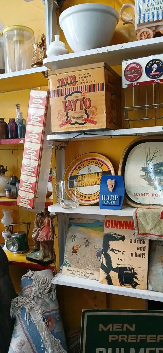 Pub memorabilia  advertising - Image 1