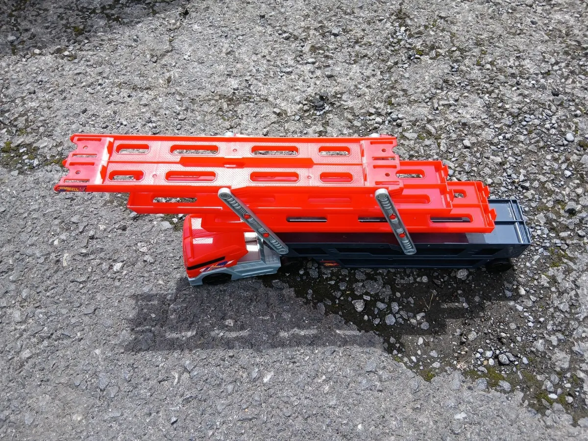 Hotwheels transporter - Image 4