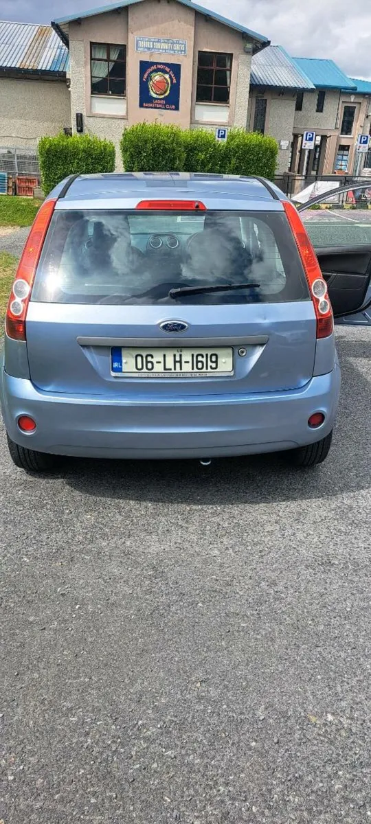 Car - Image 2