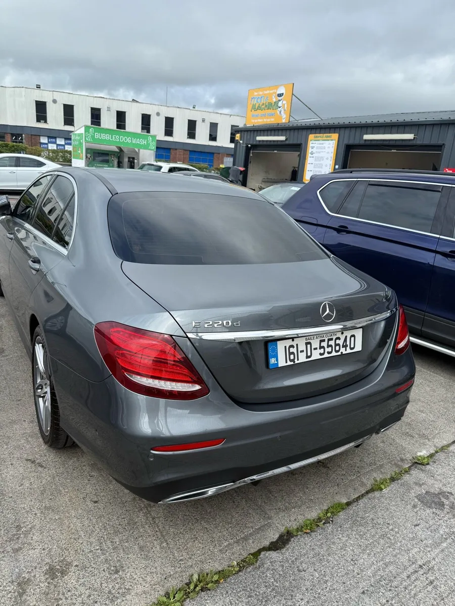 E220D MERCEDES BENZ (AMG SPORTS) - Image 3